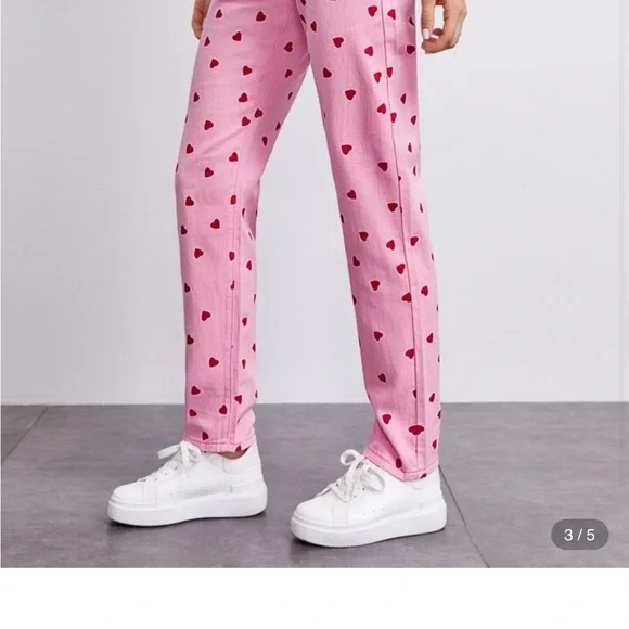 SHEIN Pink Heart High Rise Jeans - Picture 2 of 13